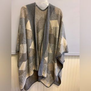 Grey/cream color patchwork shawl from paper store one size